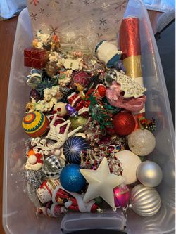 Large bin Christmas collection