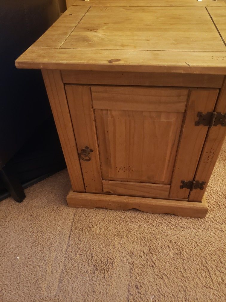 Nightstands/end Tables 