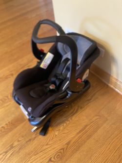 Baby Car Seat/ Baby Trend