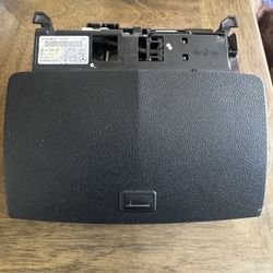 W204 Fold Out Radio 