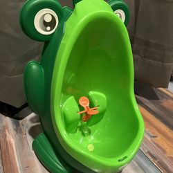 Froggy Urinal
