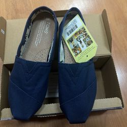 Toms flat shoe