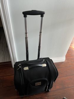 Travel overnight bag with wheels