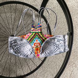 Women’s Bikini Top / Swimwear / Bikini