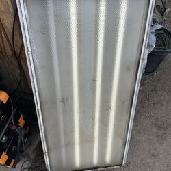 Shop Light With Plug