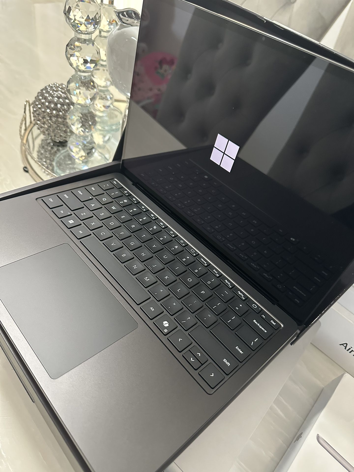 Microsoft Surface Laptop (2024), Windows 11 Copilot+ PC,