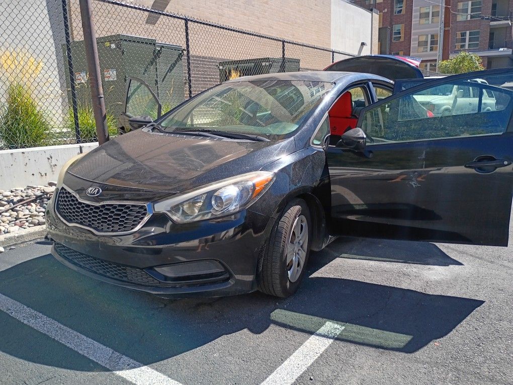 2015 KIA Forte LX 4DR Sedan AT