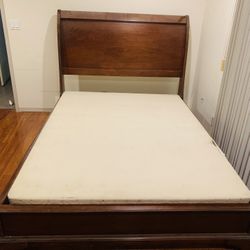 Wood Queen Size Frame With Foundation 