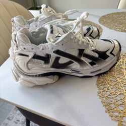 Balenciaga runners