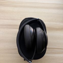 Black Beats Studio Pro