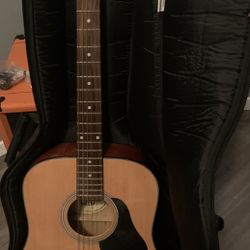 ACOUSTIC GUITAR With Soft Case