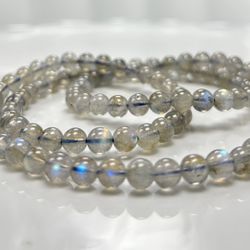 Natural moonstone