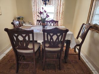 6 chair Dinning set
