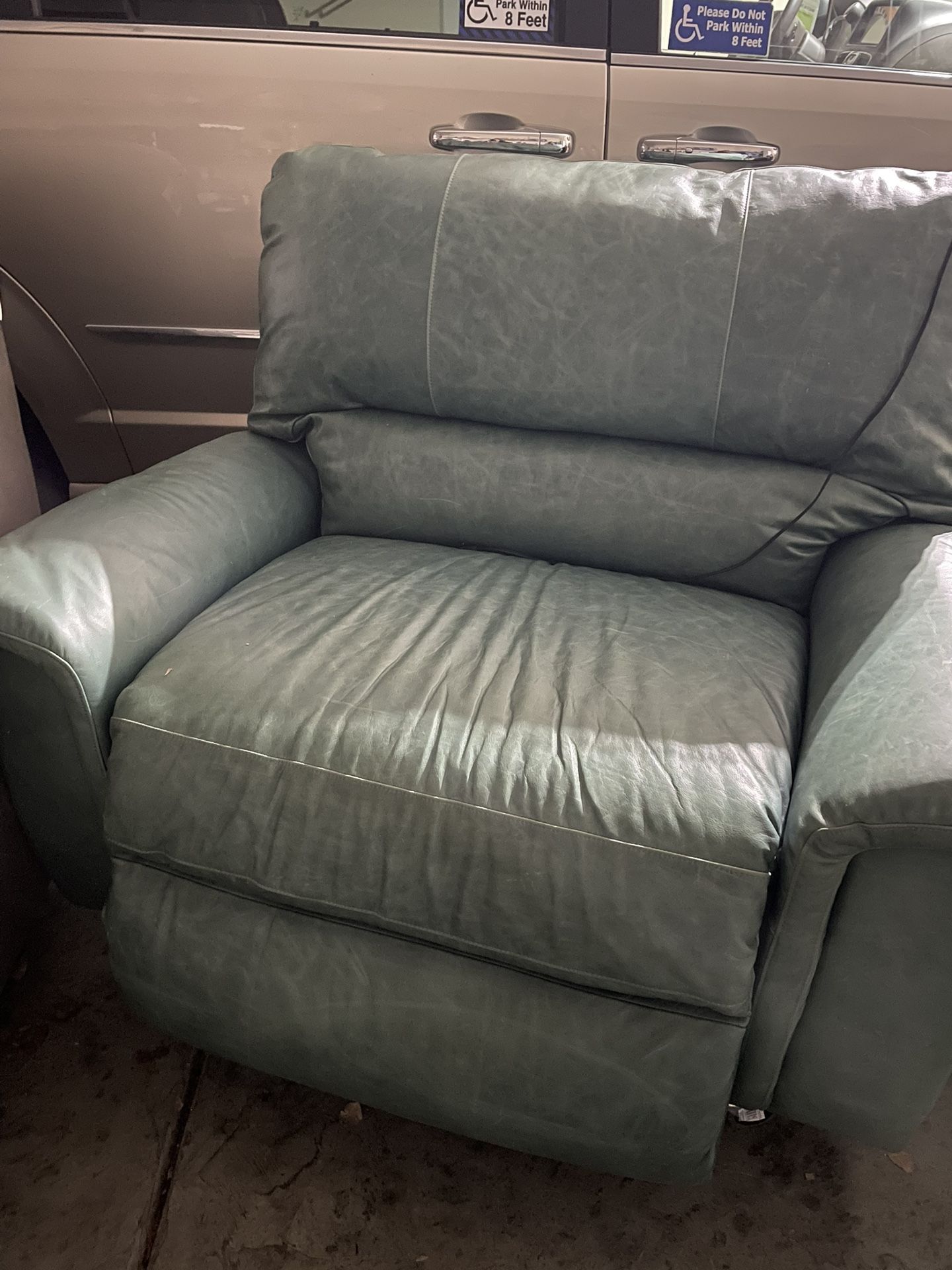 Extra Wide Reclining Chair