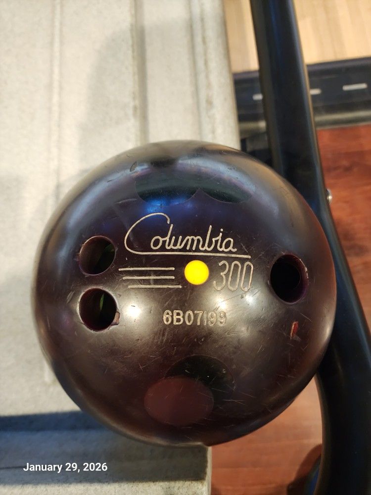 14 Lbs Columbia Bowling Ball