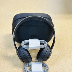 Beats Solo 4 - Wireless Bluetooth On-Ear Headphones, Apple & Android Compatible