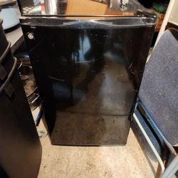 Mini fridge