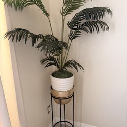 Planter Pot With Stand 