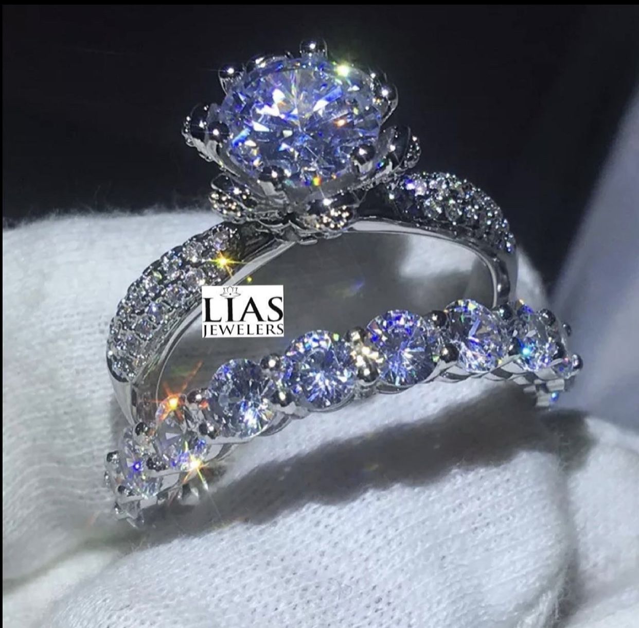 New 18k White Gold Wedding Ring Set