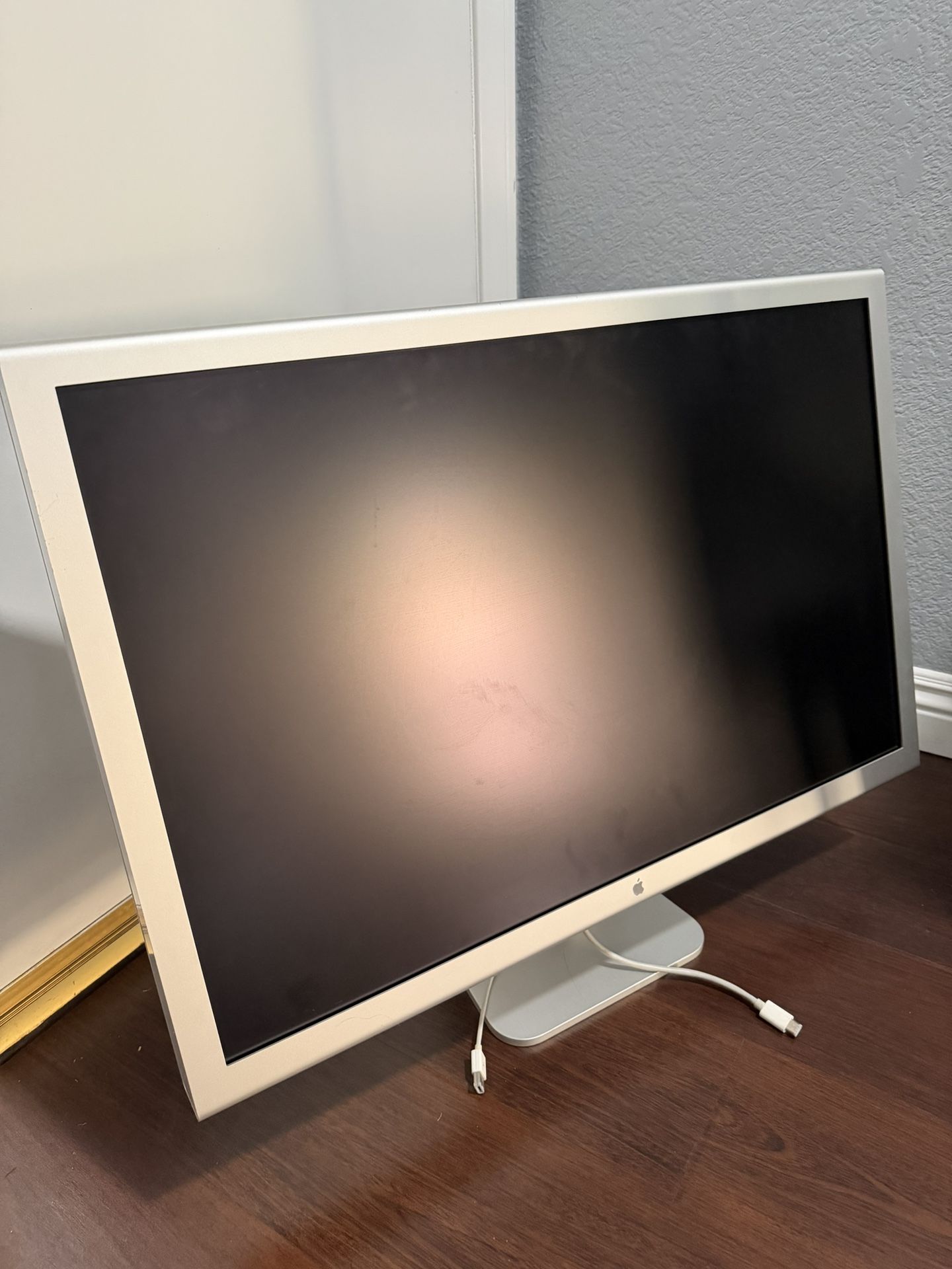 Apple Power Mac A1047 and 30” Cinema Display A1083 Bundle