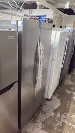 Whirlpool side by side refrigerator