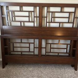 Henkel Harris Mahogany Wood Queen Panel Bed