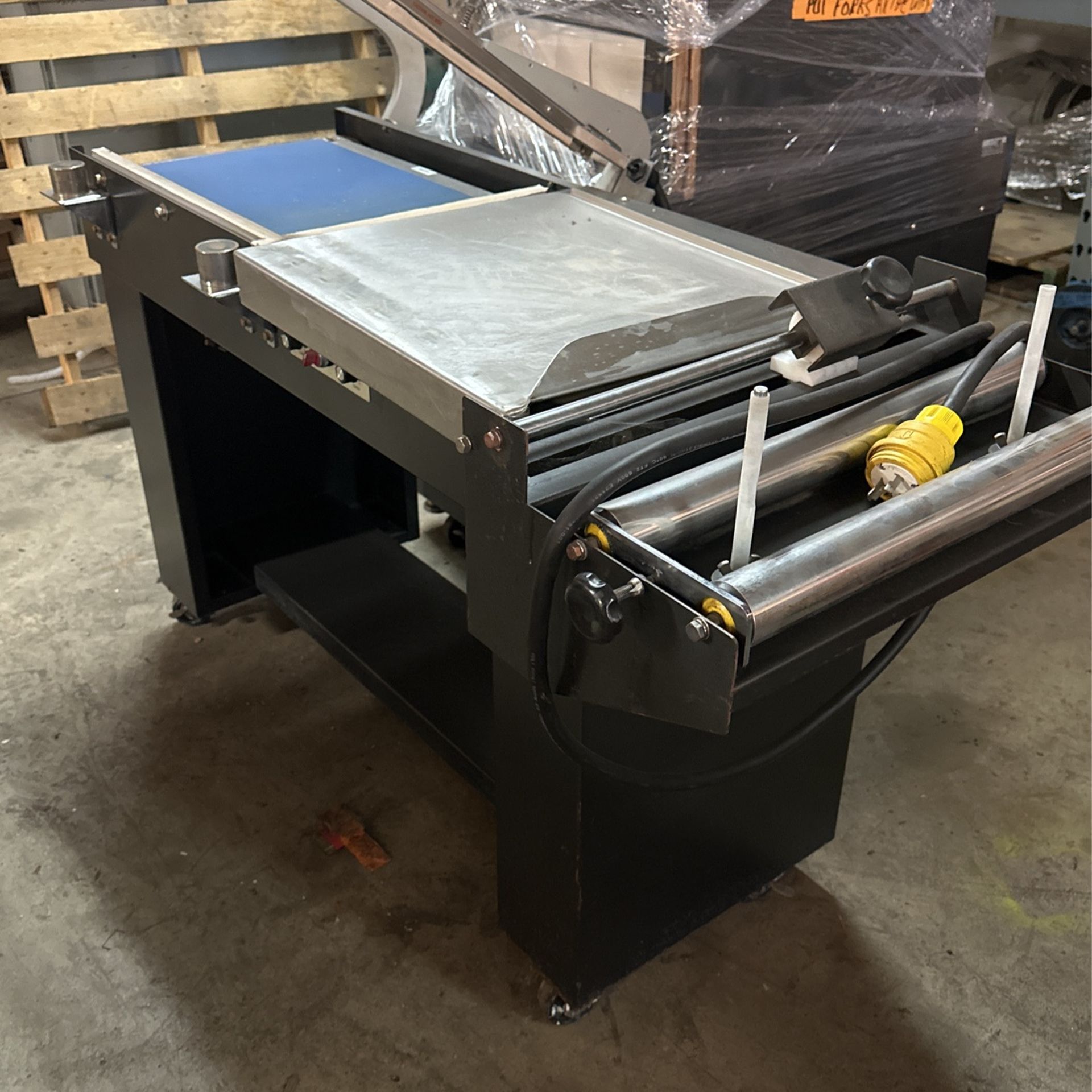 Uline Preferred Packaging Lbar Sealer And Heat Shrink Tunnel