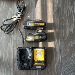 Dewalt Charger With (2) Batteries 1.5
