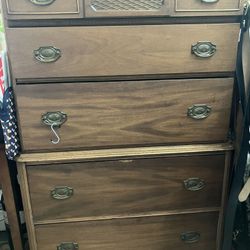 Free Furniture -Vintage Dresser 