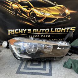 BMW X1 RIGHT USED OEM HEADLIGHT (2016-2021)