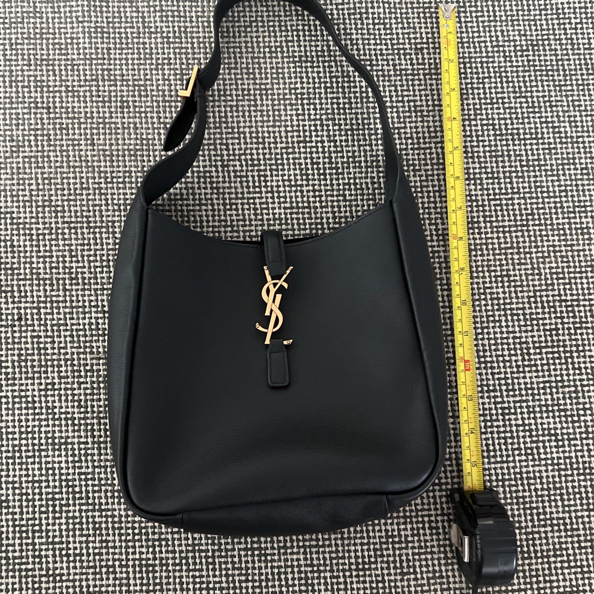 YSL bag LE 5 À 7 SUPPLE SMALL Gently Used 