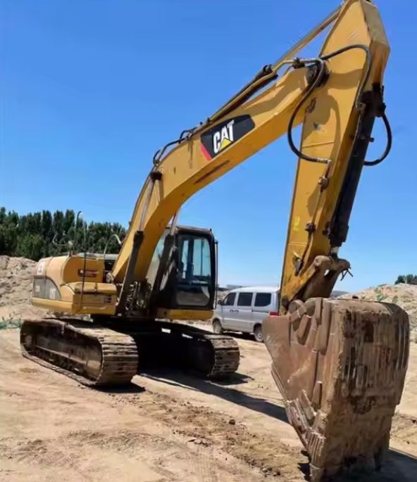 2016 CAT 320D