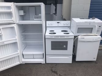 Clean and ready kitchen set
