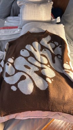 Women’s sweater