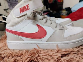 $20 New Nike high tops size 5Y