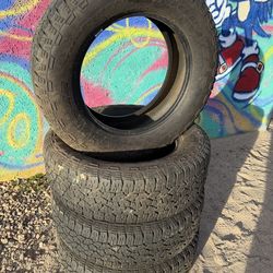 TIRES IN GREAT CONDITION LT275/65R20 WRANGLER TRAIL RUNNER AT GOOD YEAR