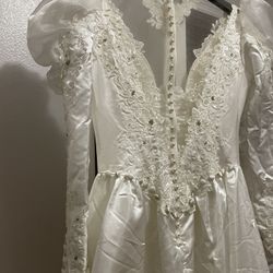 Used Wedding  Dress