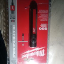 Milwaukee Flashlight 