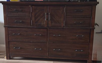 Dresser