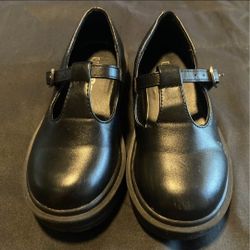 Black leather 'Mary Jane' shoes with buckle #maryjane #buckle
Toddler Size