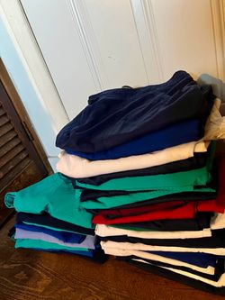 25 pieces/ scrubs size s-M all for $50