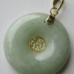 💜 14K Yellow Gold & Jade Fine Chinese Celadon Lucky Pendant