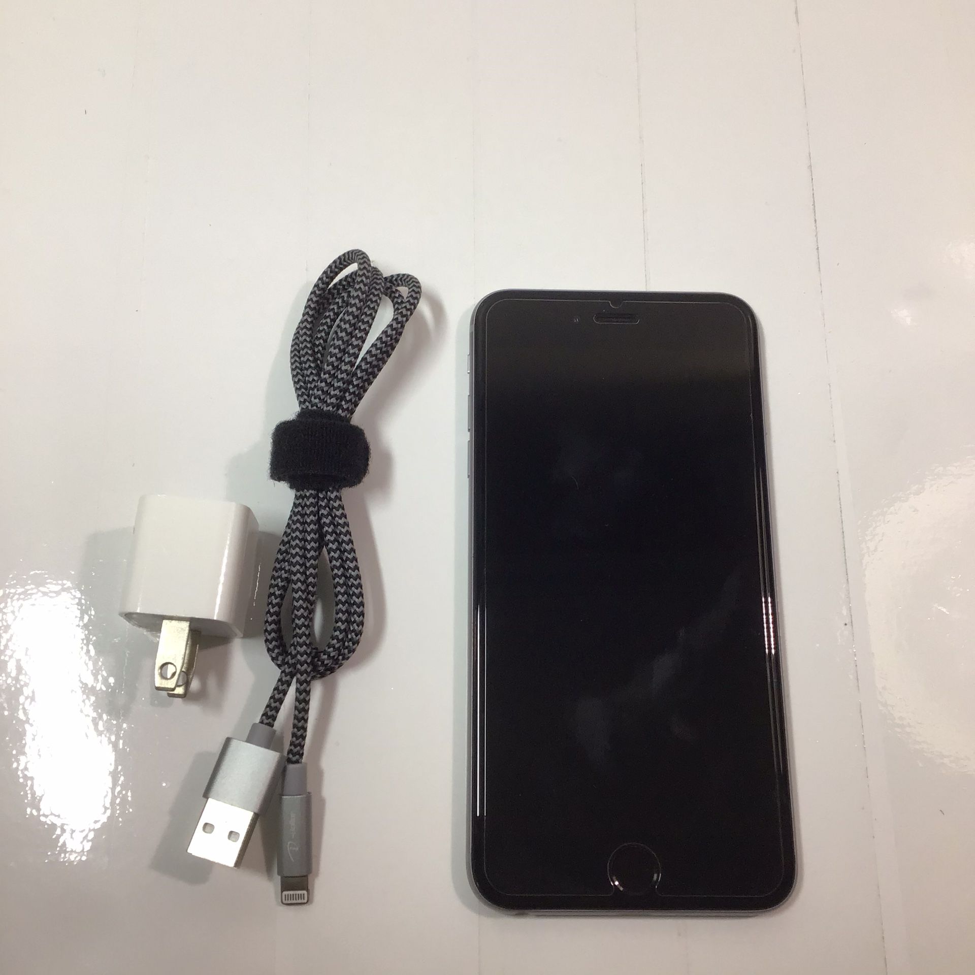 Excellent condition!!! Unlocked iPhone 6 Plus 128G, works with any carrier!