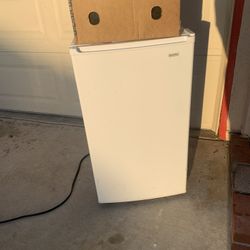 Mini Fridge 