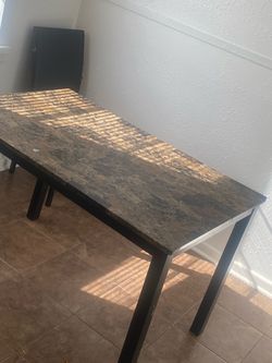 MUST GO NOW! Kitchen Table