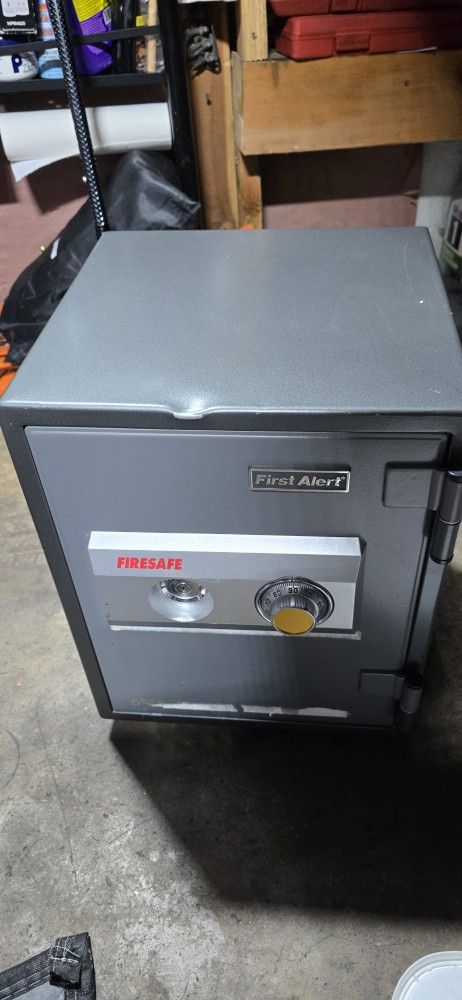 2054F First Alert Fire Proof Safe Box With Combination And Key for Sale ...