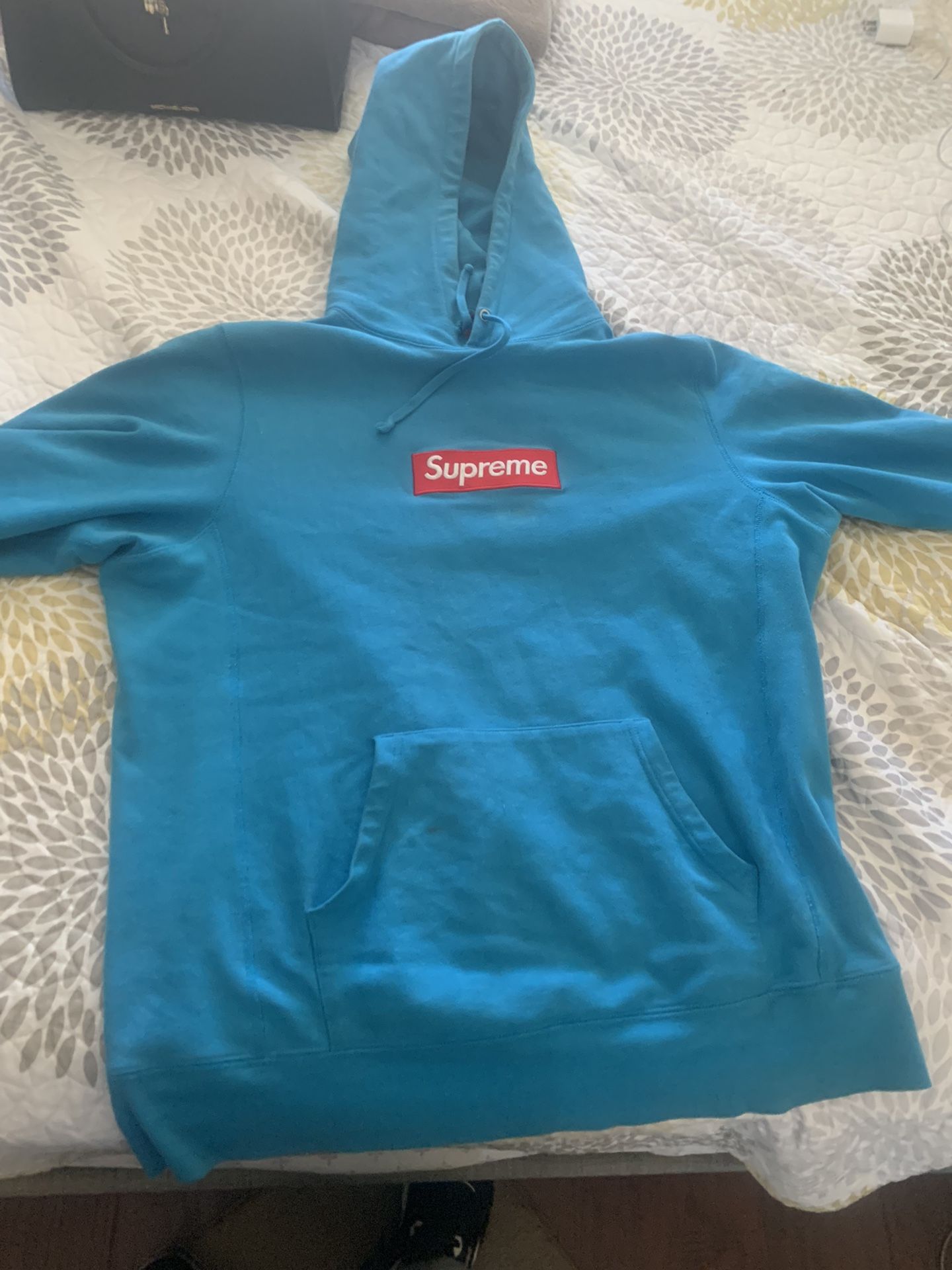 Supreme Sweater 