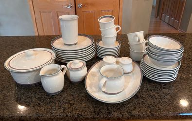 Pfaltzgraff juniper stoneware set