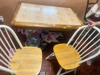 Tile-top kitchen table with 2 chairs