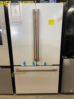 Café French Door Refrigerator Read Description